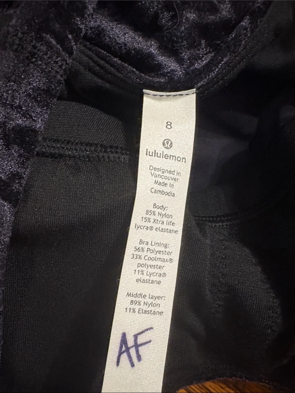 🎉Like New! Lululemon athletica Black Velvet Crop Tank with Pads!
